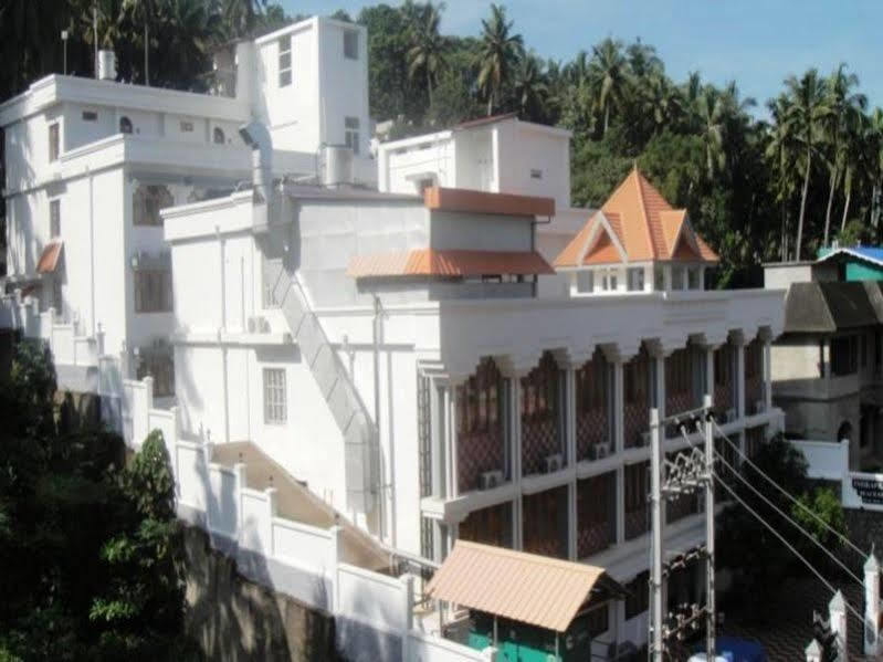 Indraprastha Beach Resort Varkala Extérieur photo